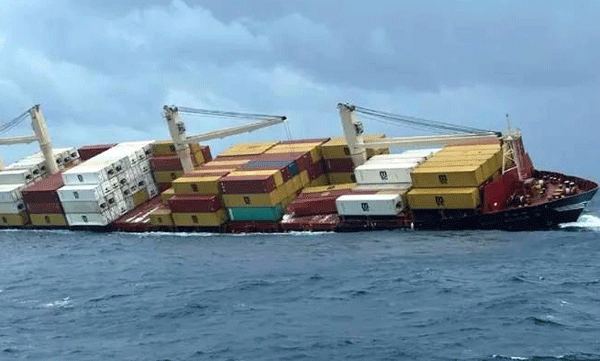 MSC എൽസ കേസ്: അപകടകരമായ വസ്തുക്കളുടെ നീക്കത്തിൽ വീഴ്ച, കേന്ദ്രത്തോട് റിപ്പോർട്ട് തേടി ഹൈക്കോടതി